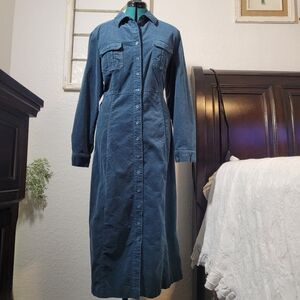 Chadwicks Blue Corduroy Button- Spandex Long Sleeves. Front Pockets Dress Sz 16